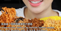 小姐姐吃面的咀嚼音,小姐姐吃面的瞬间